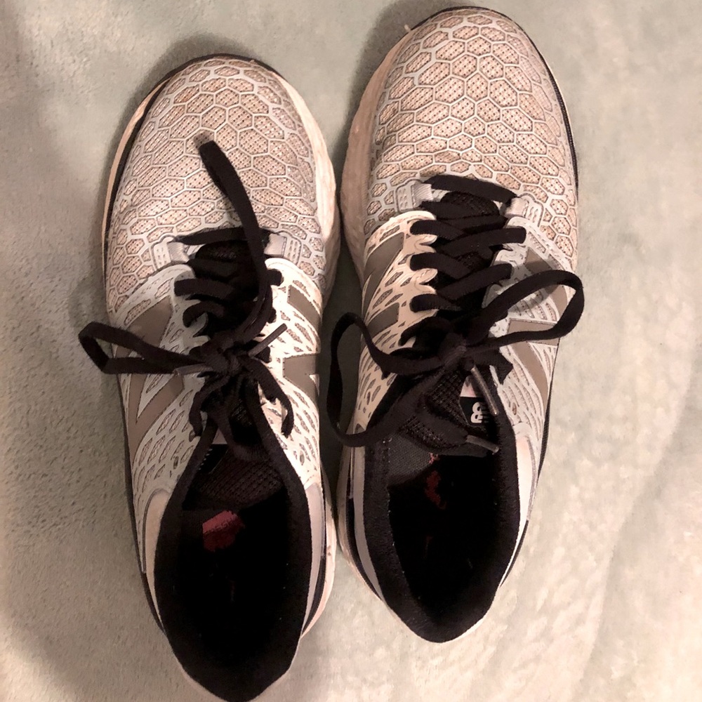 New Balance Vongo Shoes- size 8